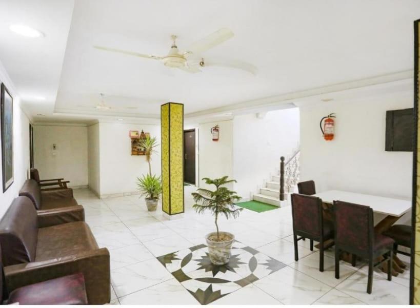 Hotel O Lime Wood Dehradun Extérieur photo